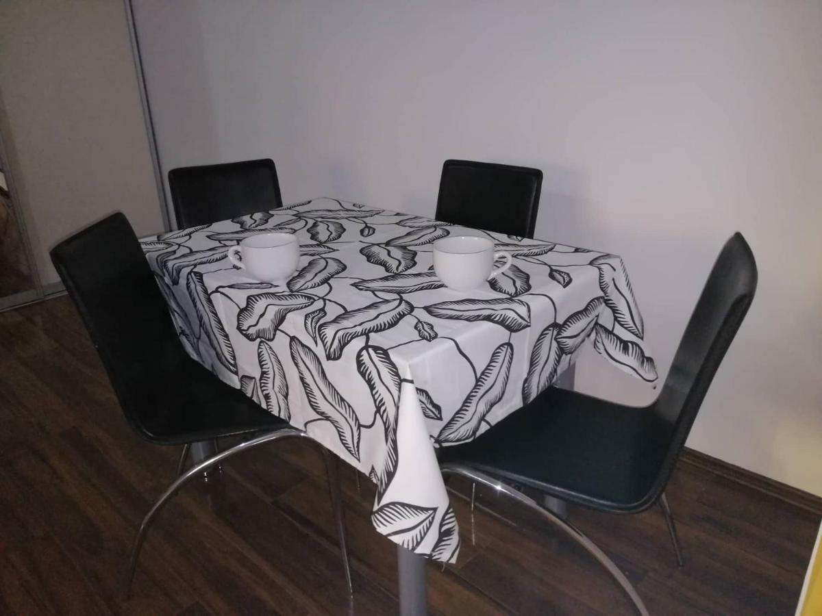 Yellow Apartment, Central Ποντγορίτσα Εξωτερικό φωτογραφία